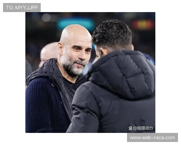 曼城球迷客场高歌助威，瓜迪奥拉场边神情凝重