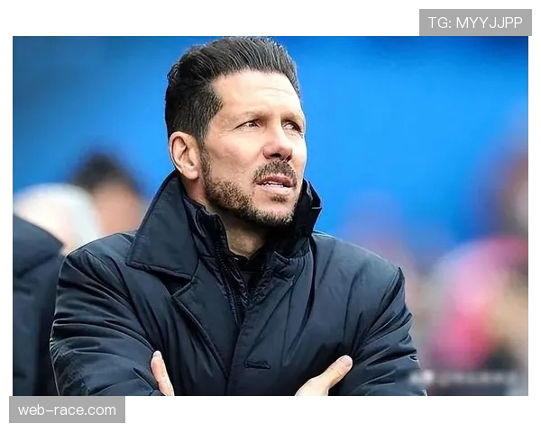 西蒙尼场边激情指挥，马竞主帅展现进化能力